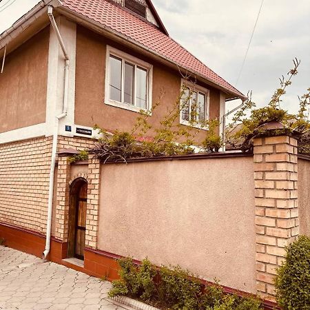 Guest House Crocus Bishkek Exterior photo